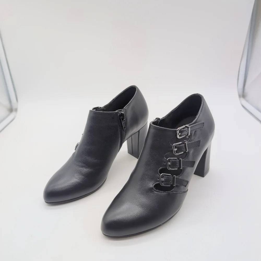 Chic David Tate Black Pause Leather Block Heel Shooties Boots Buckle Detail